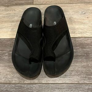 Women’s sandals size 7